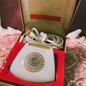 Vintage women’s electric shaver